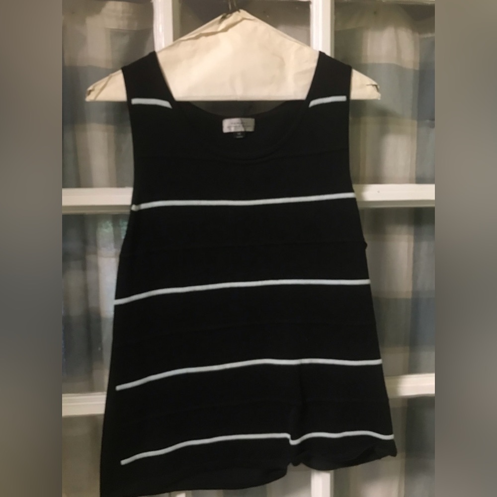 TAHARI Top